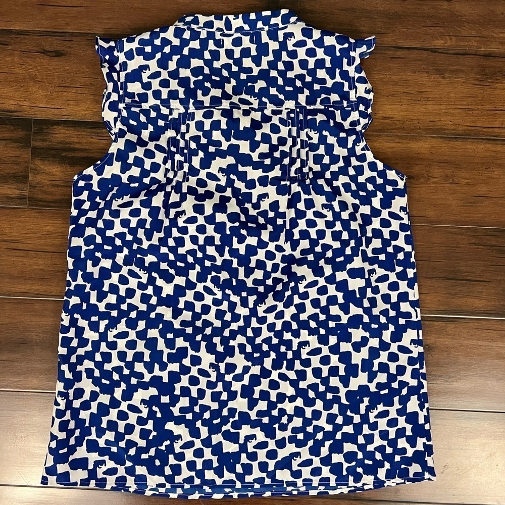 GAP Blue & White Ruffle V-Neck Sleeveless Top - Size M - Picture 5 of 7